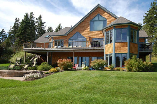 EaglesView - One of the First Homes built in Granville on the Water area !